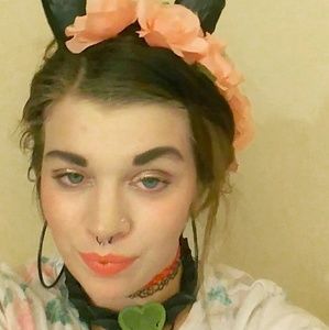 Meet your Posher, Haylee